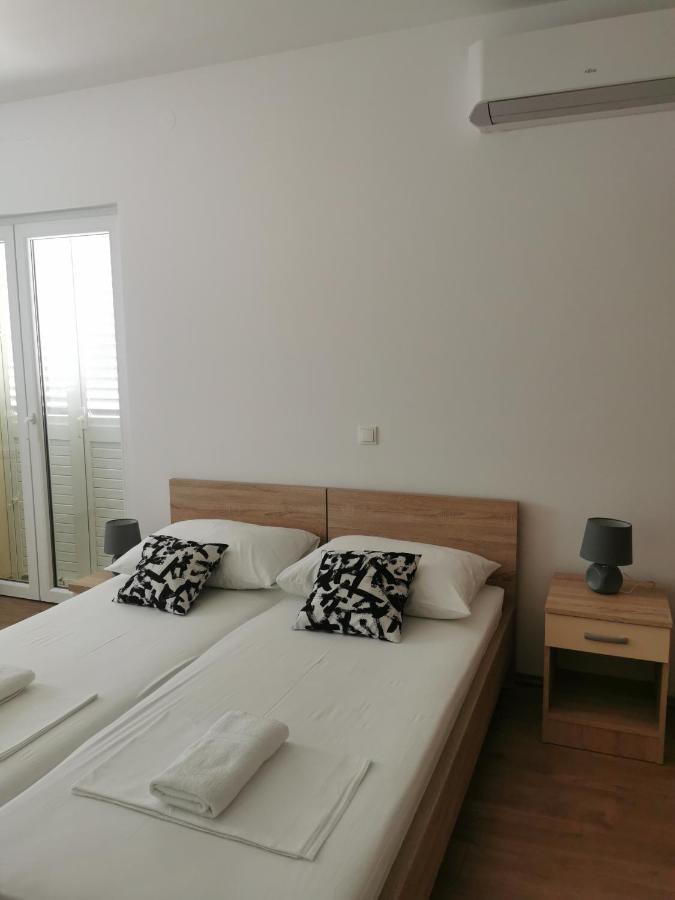 Apartmani Kronjac Milna  Exterior photo